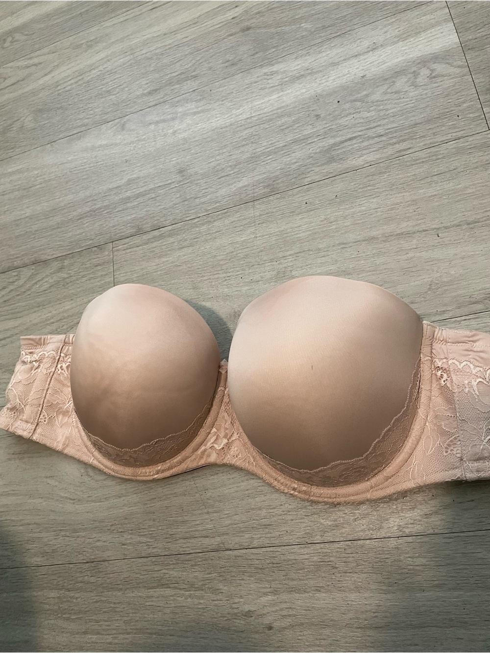 Strapless Lace-Trim Push-Up Bra no straps